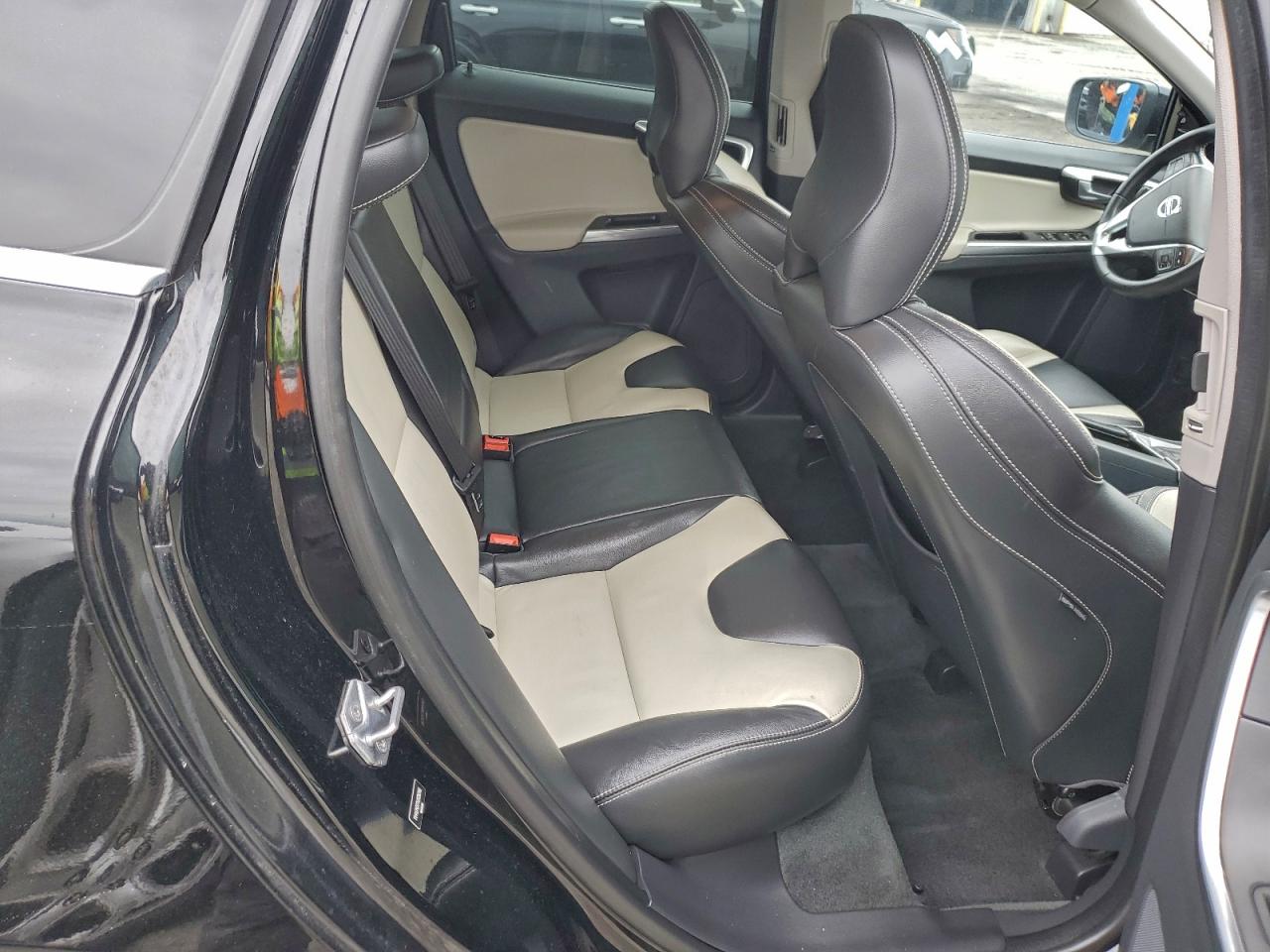 VOLVO XC60 T5 DYNAMIC