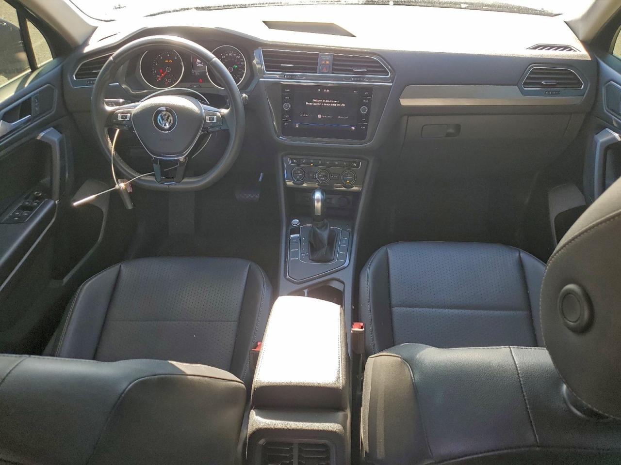 VOLKSWAGEN TIGUAN SE