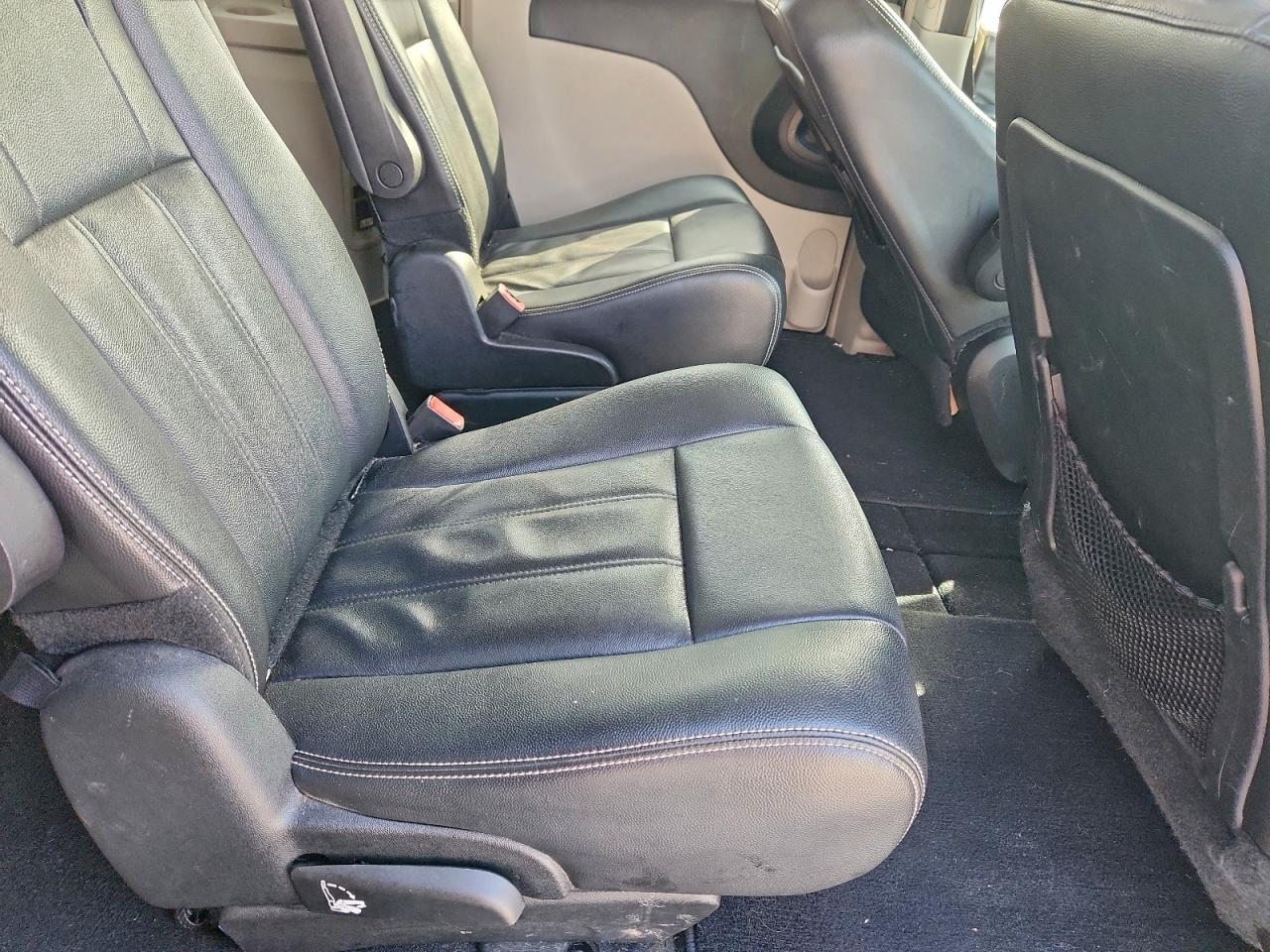 CHRYSLER TOWN & COUNTRY TOURING