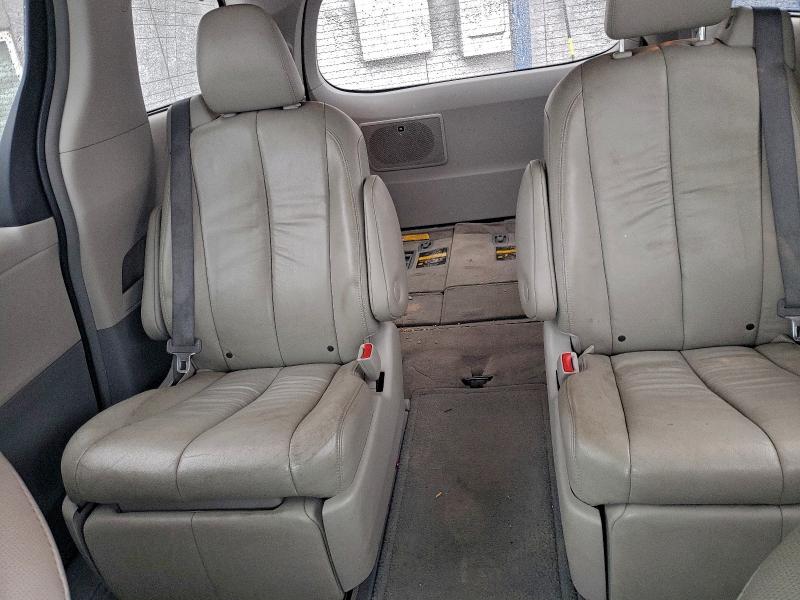 2012 TOYOTA SIENNA XLE #3305856289