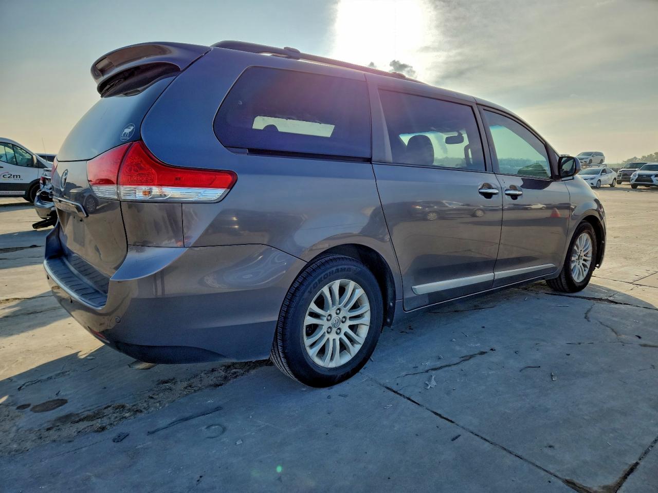 TOYOTA SIENNA XLE