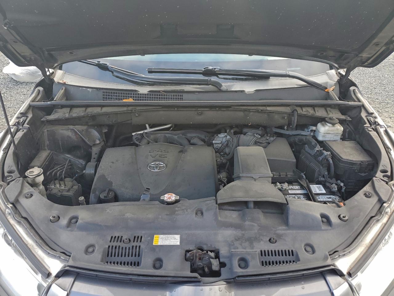 TOYOTA HIGHLANDER SE