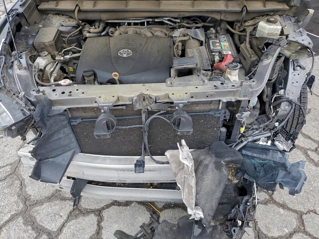 TOYOTA HIGHLANDER XLE