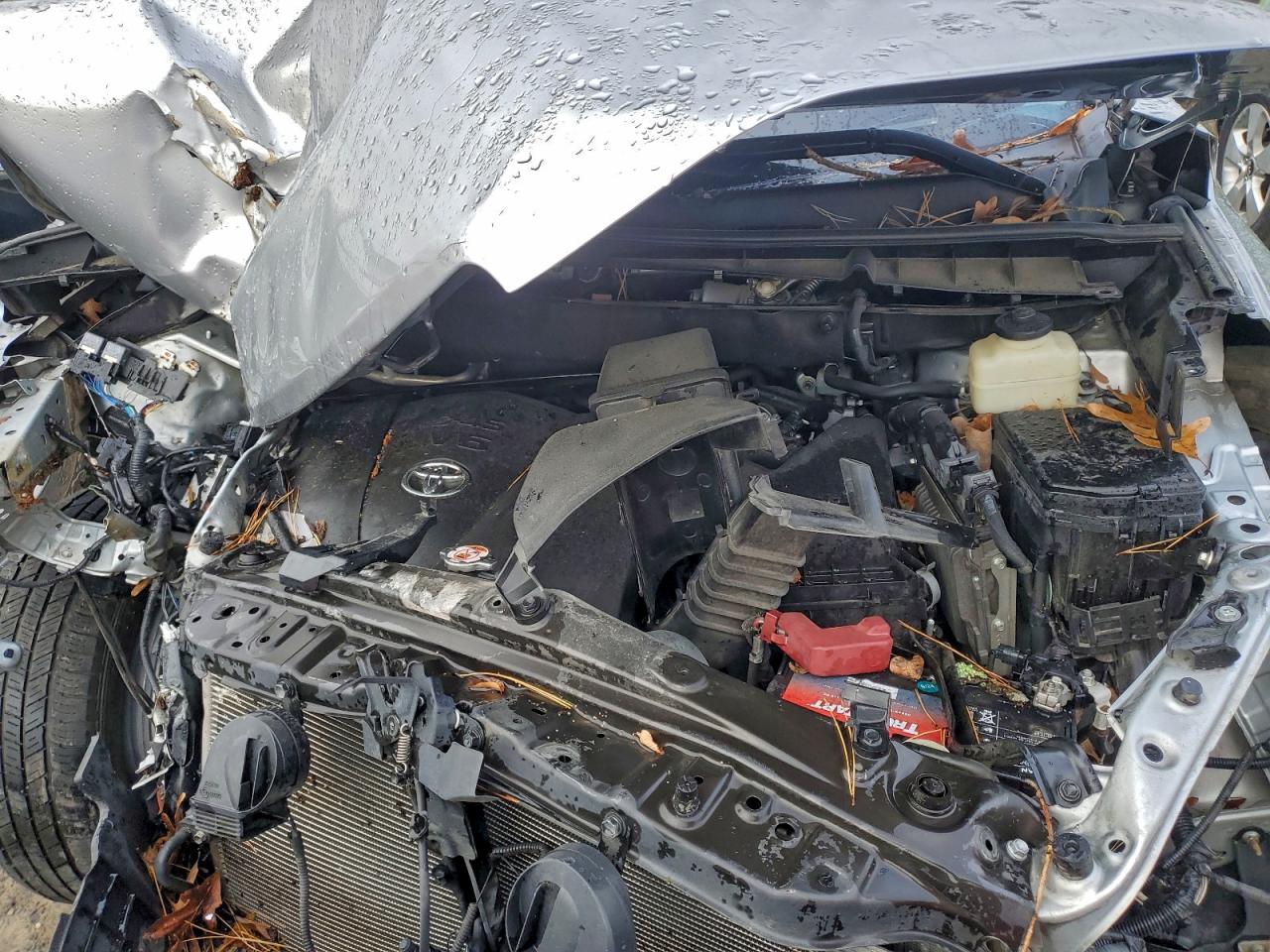 TOYOTA HIGHLANDER SE