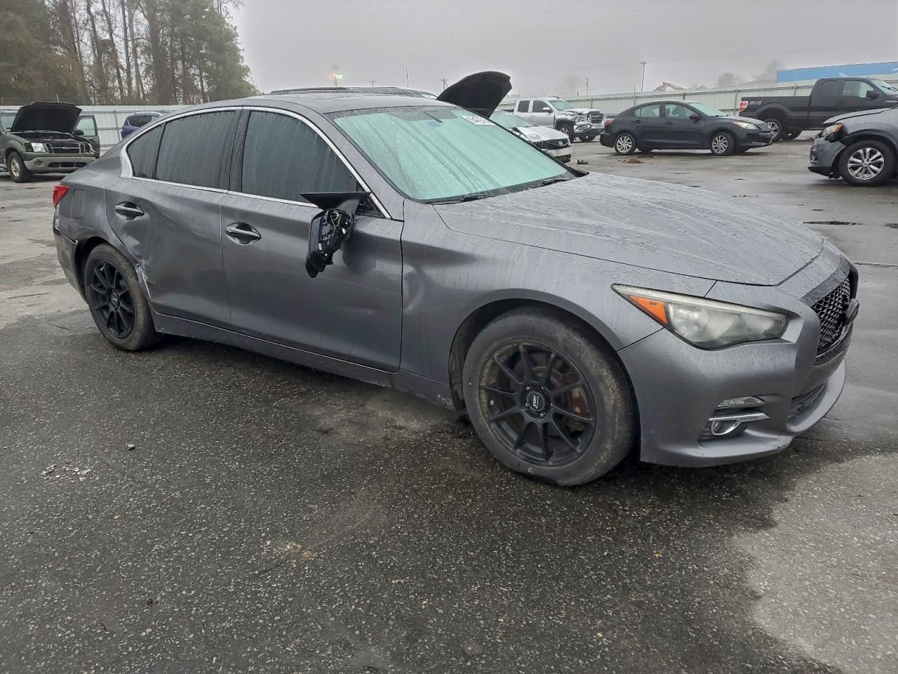 INFINITI Q50 BASE