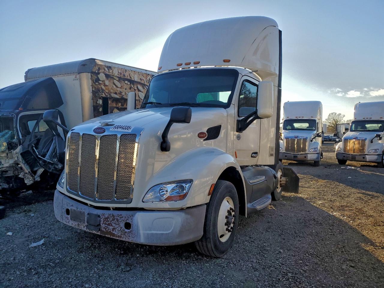 Lot #3317700069 2017 PETERBILT 579