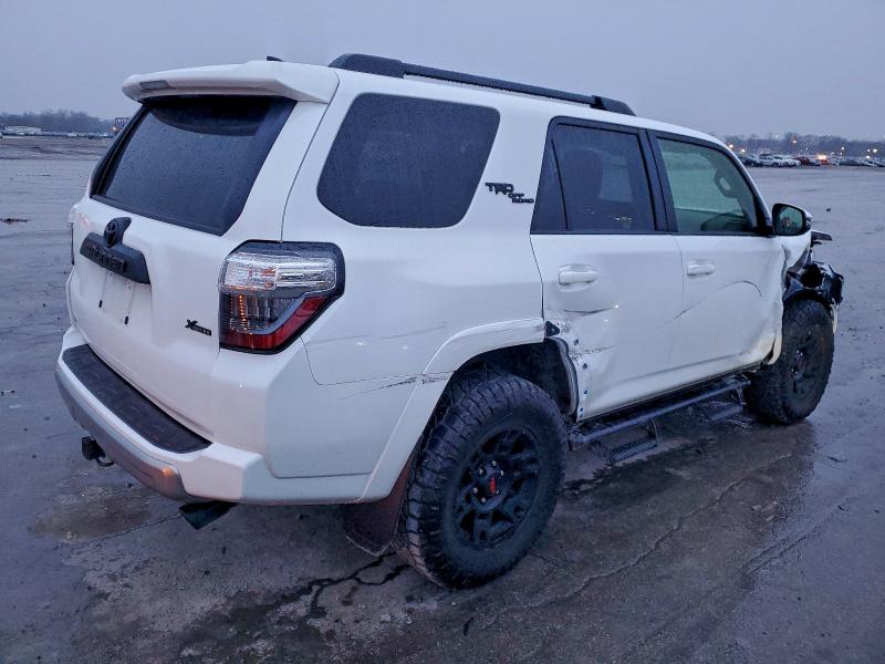 2024 TOYOTA 4RUNNER SR #3305493110