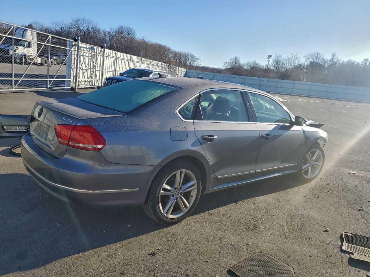 Lot #3317830233 2012 VOLKSWAGEN PASSAT SEL