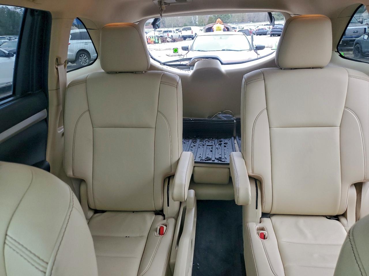 TOYOTA HIGHLANDER SE