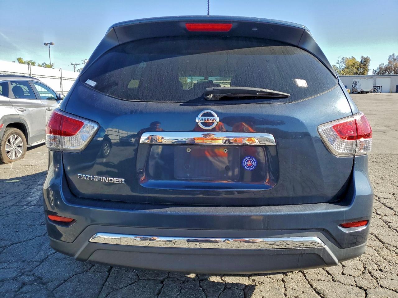 Lot #3318017500 2016 NISSAN PATHFINDER