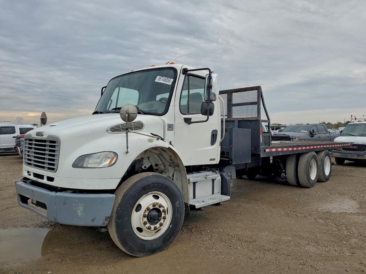 Lot #3310443307 2012 FREIGHTLINER M2