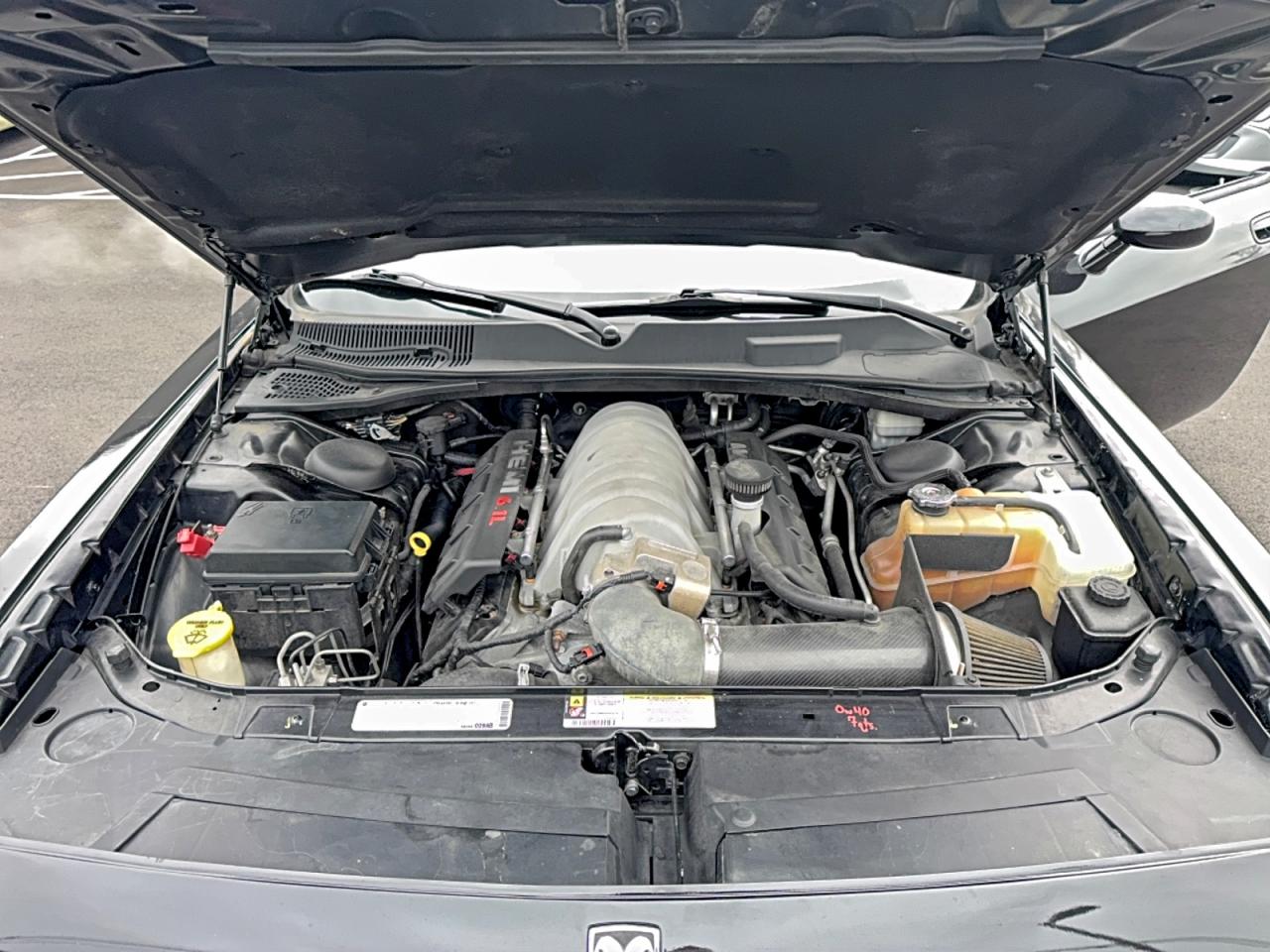 DODGE CHALLENGER SRT-8