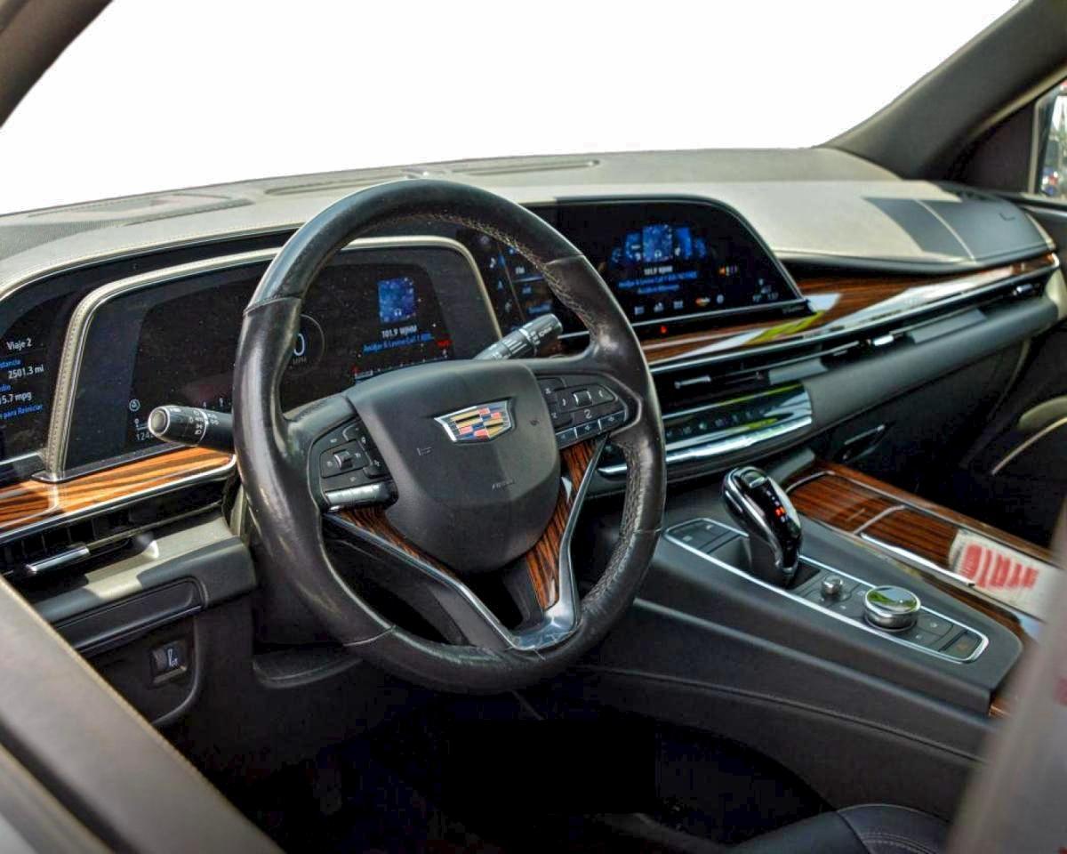 CADILLAC ESCALADE ESV LUXURY