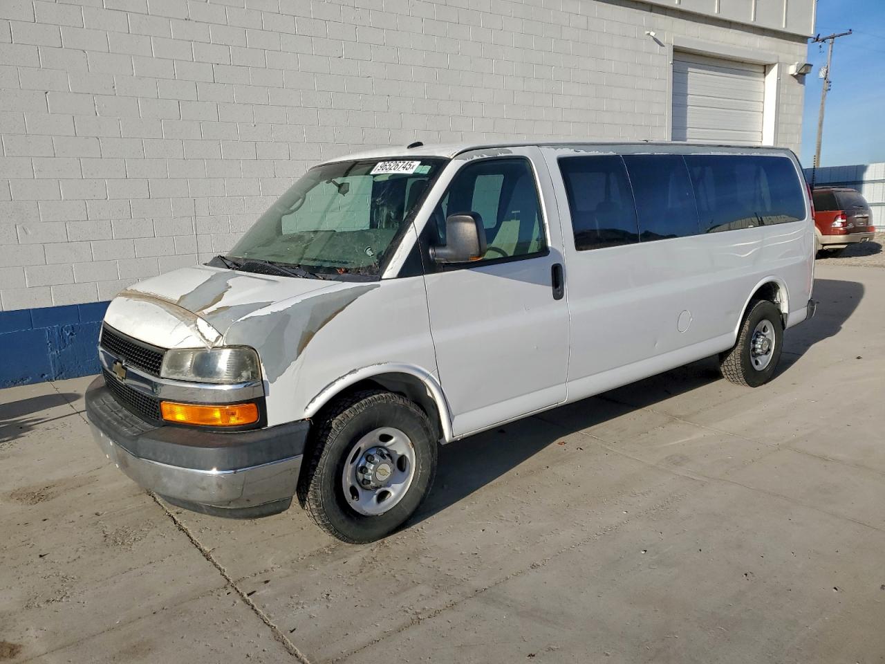 CHEVROLET EXPRESS LT