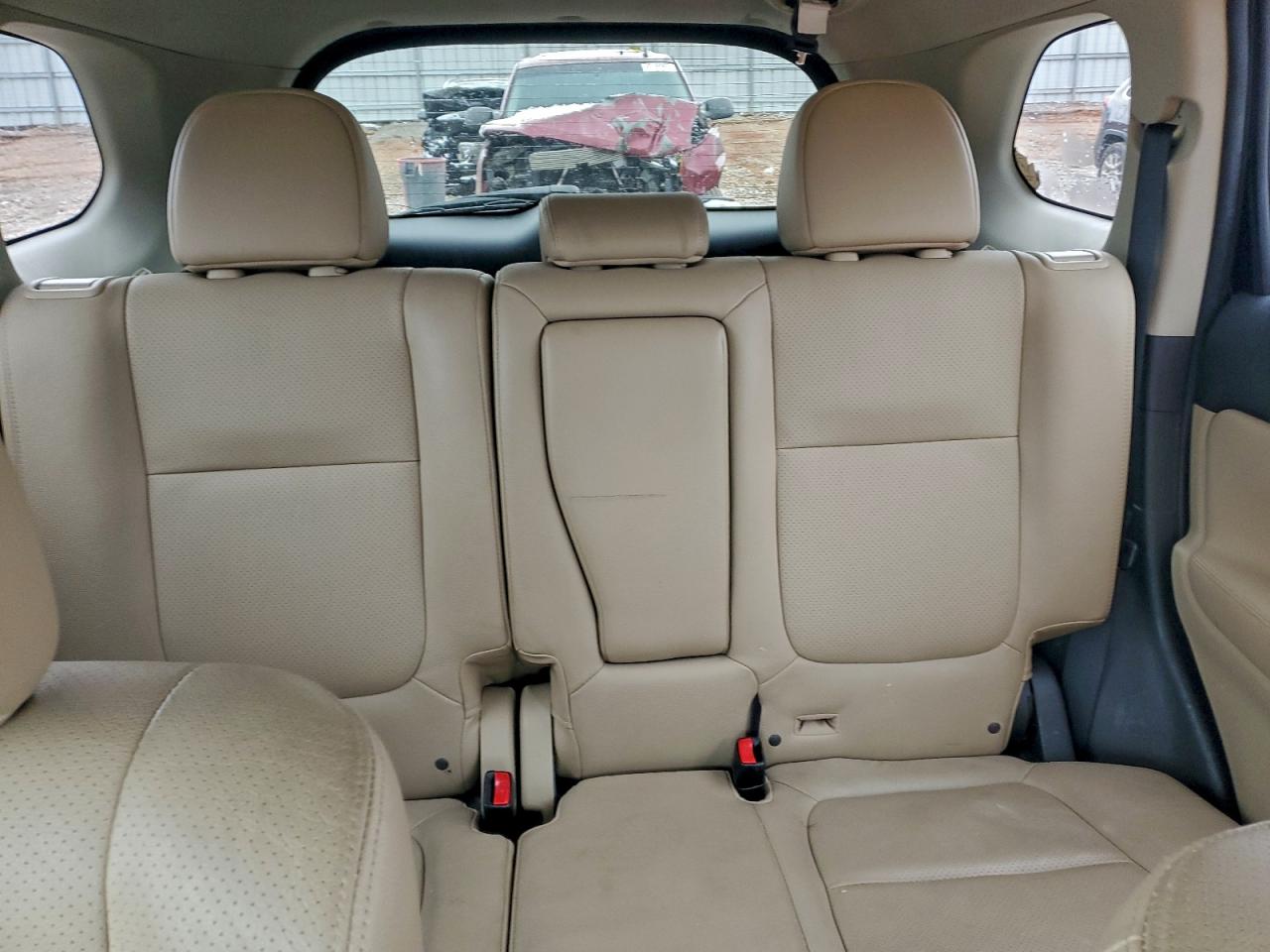 MITSUBISHI OUTLANDER SE