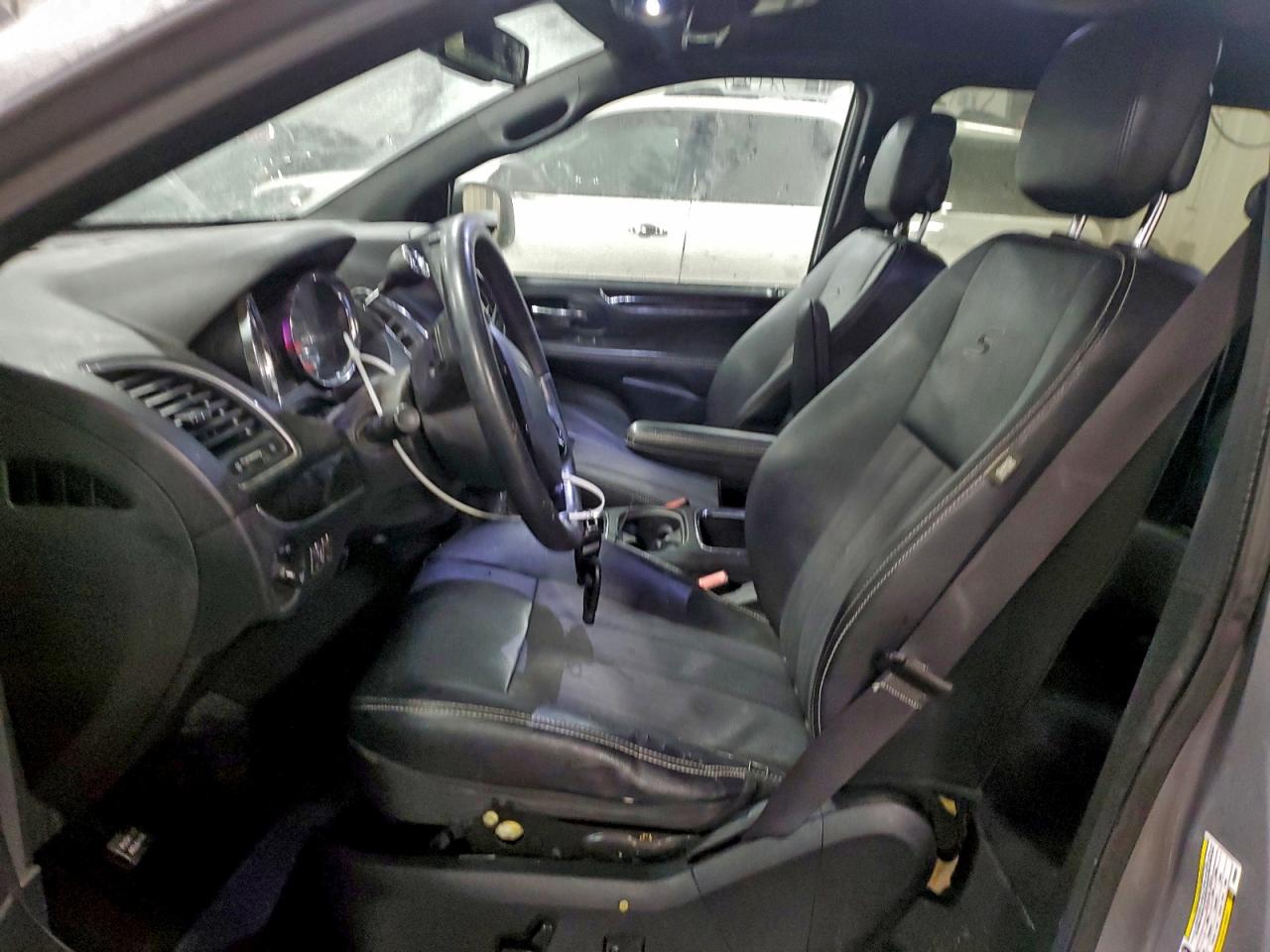 CHRYSLER TOWN & COUNTRY S