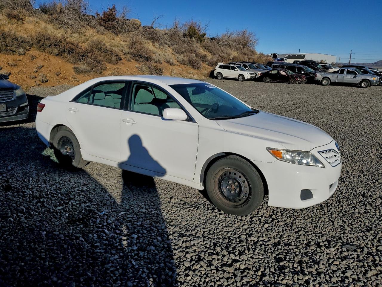 TOYOTA CAMRY BASE