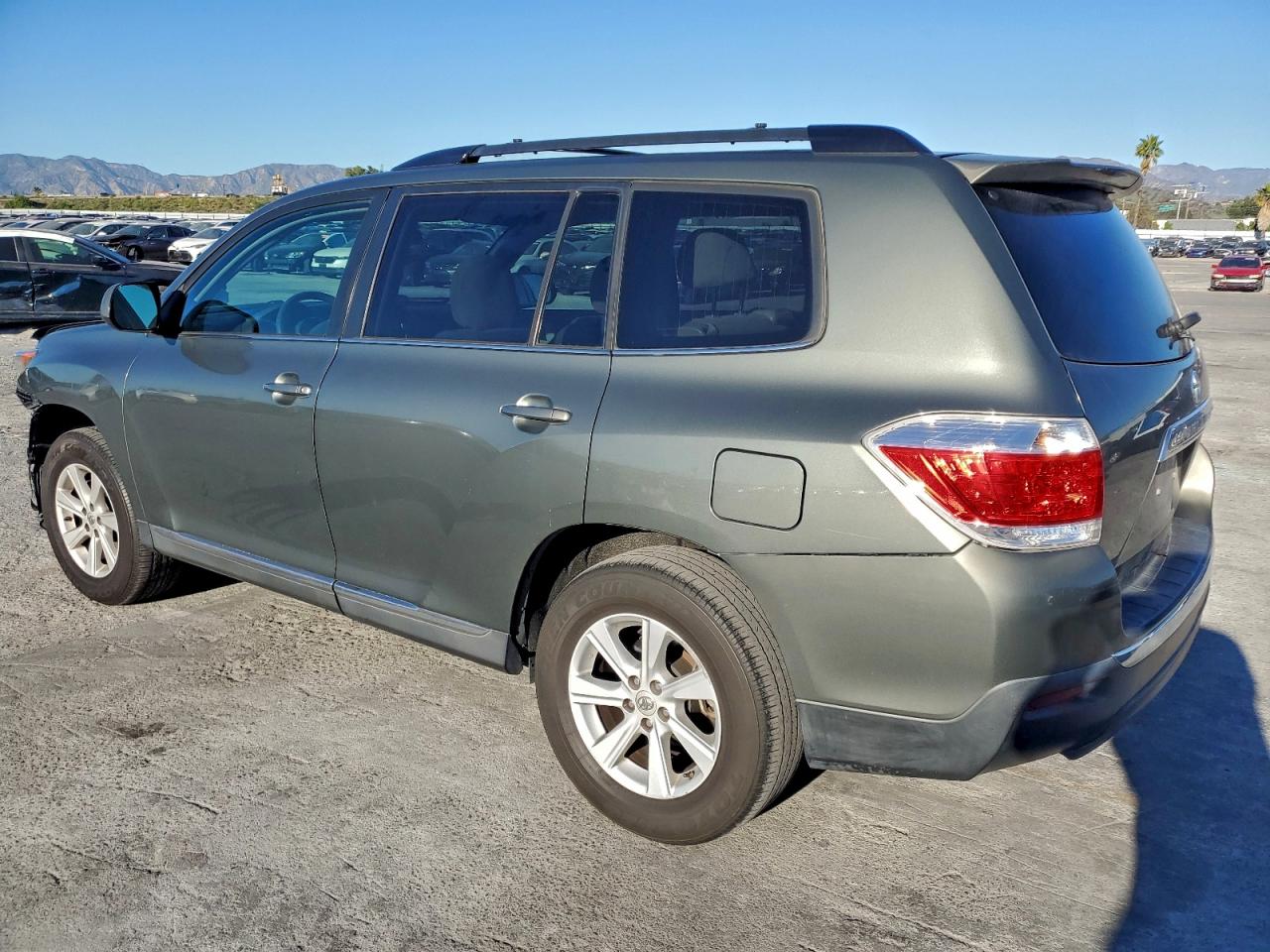TOYOTA HIGHLANDER BASE