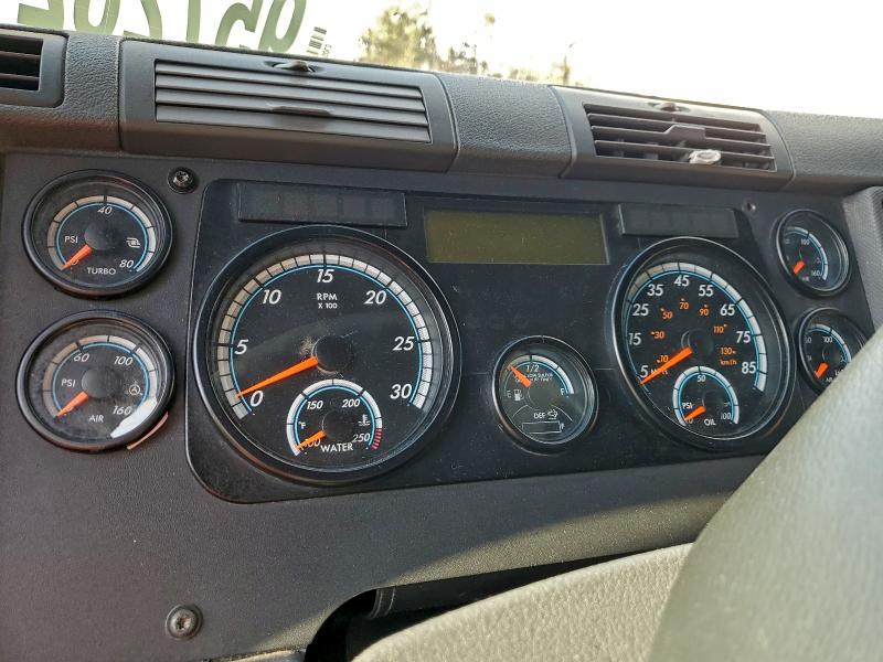 2016 FREIGHTLINER CASCADIA 1 #3304521448