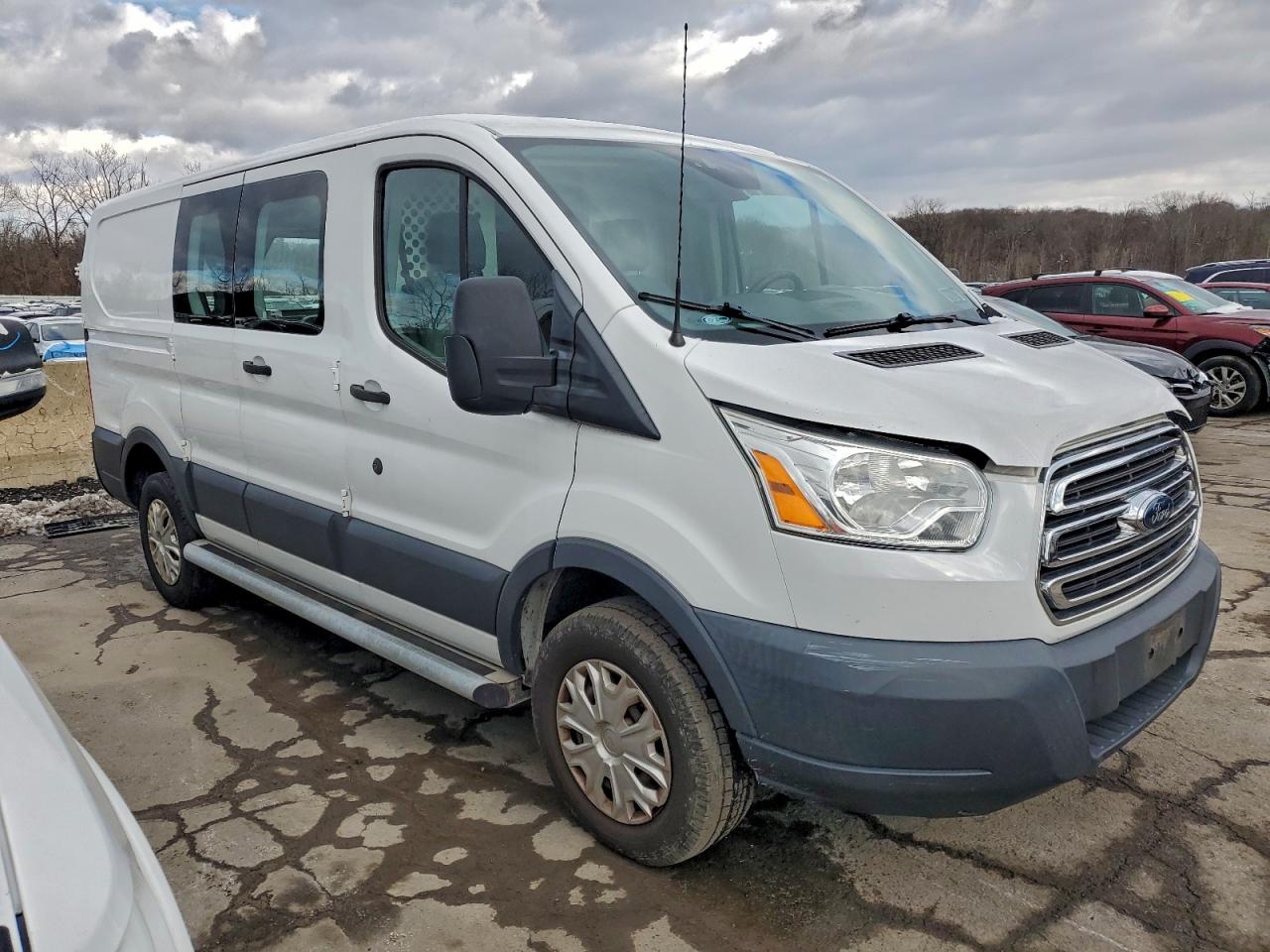 Lot #3318871919 2016 FORD TRANSIT T-250