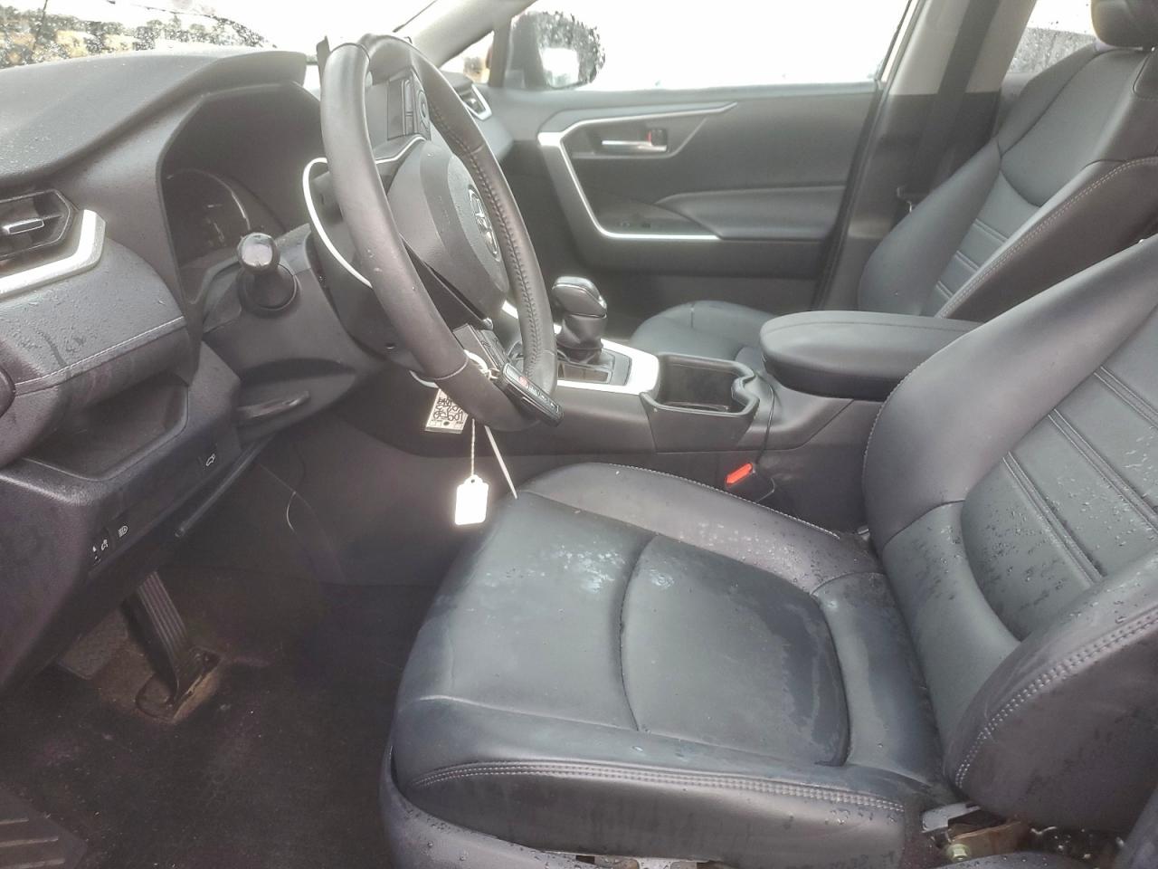 TOYOTA RAV4 XLE PREMIUM