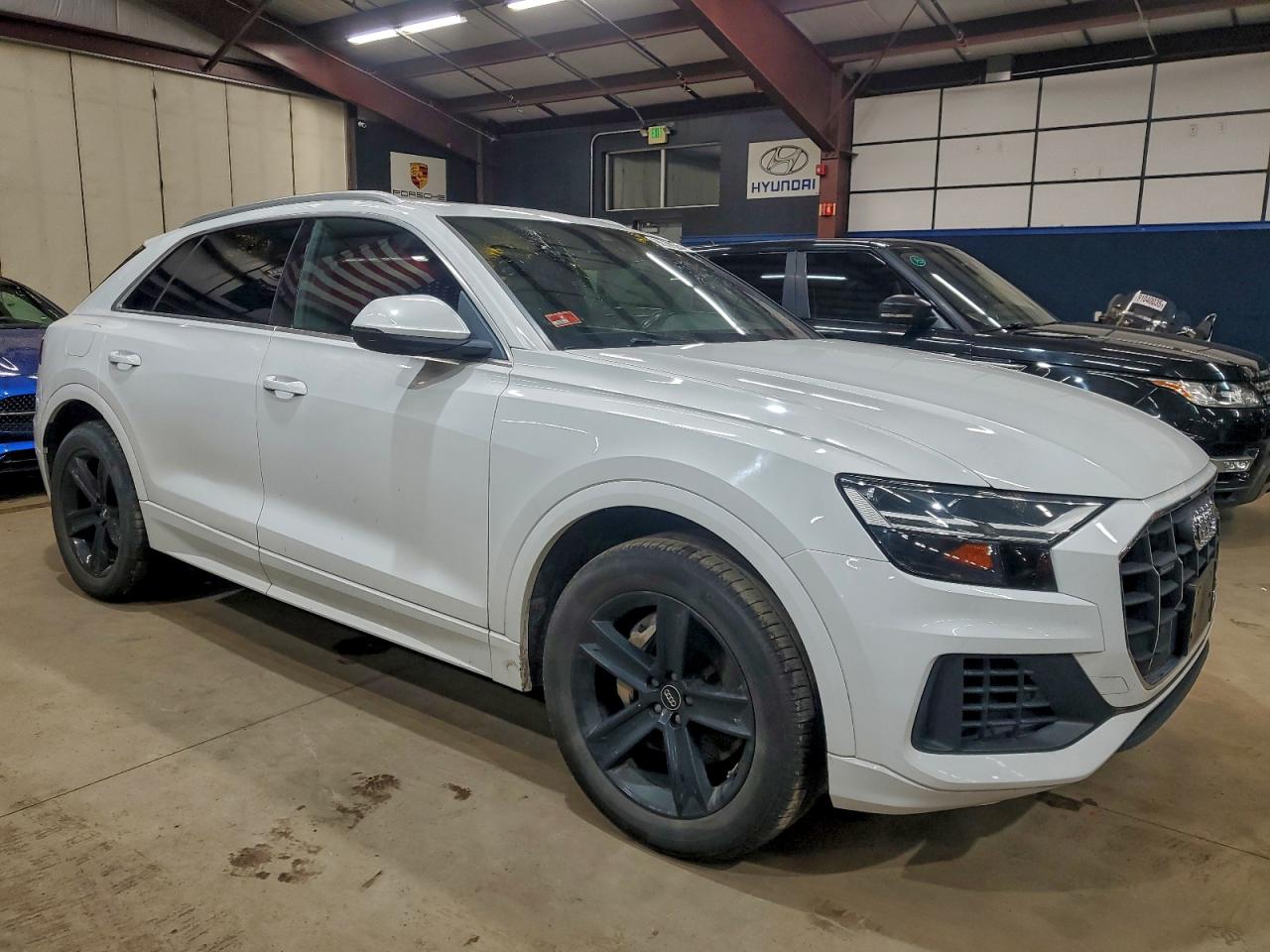 AUDI Q8 PREMIUM