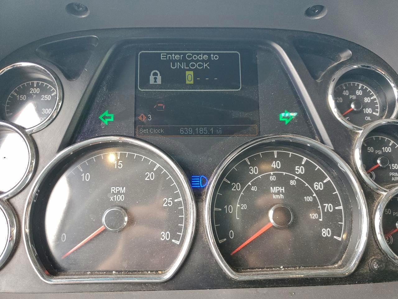 Lot #3316767431 2017 PETERBILT 579