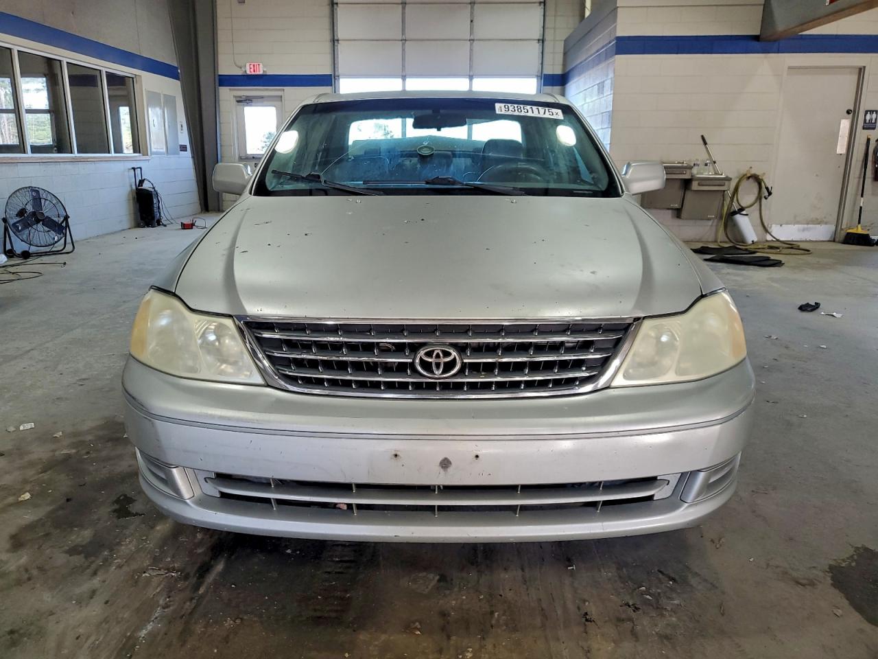 Lot #3301820416 2003 TOYOTA AVALON XL