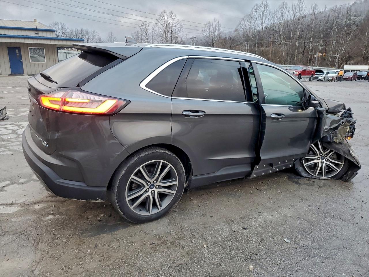 FORD EDGE TITANIUM