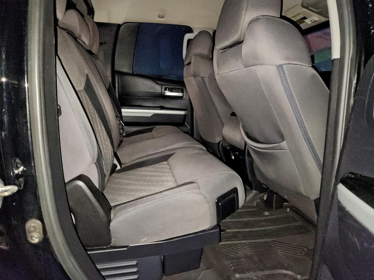 TOYOTA TUNDRA DOUBLE CAB SR