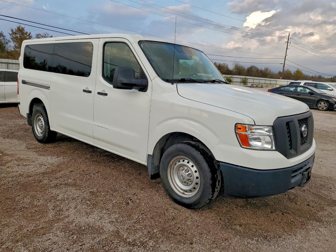 NISSAN NV3500 3500 S
