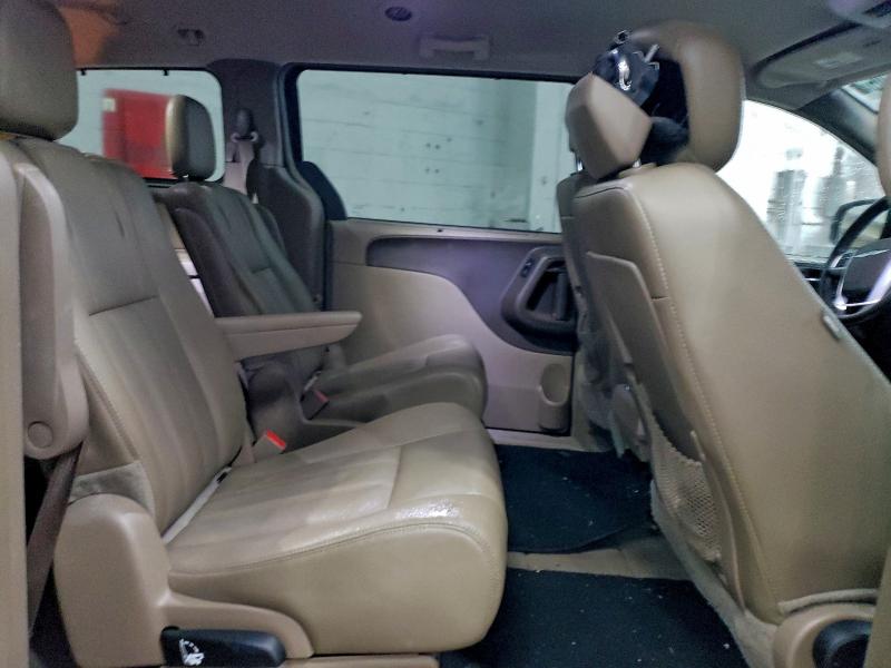 2016 CHRYSLER TOWN & COU #3302749015