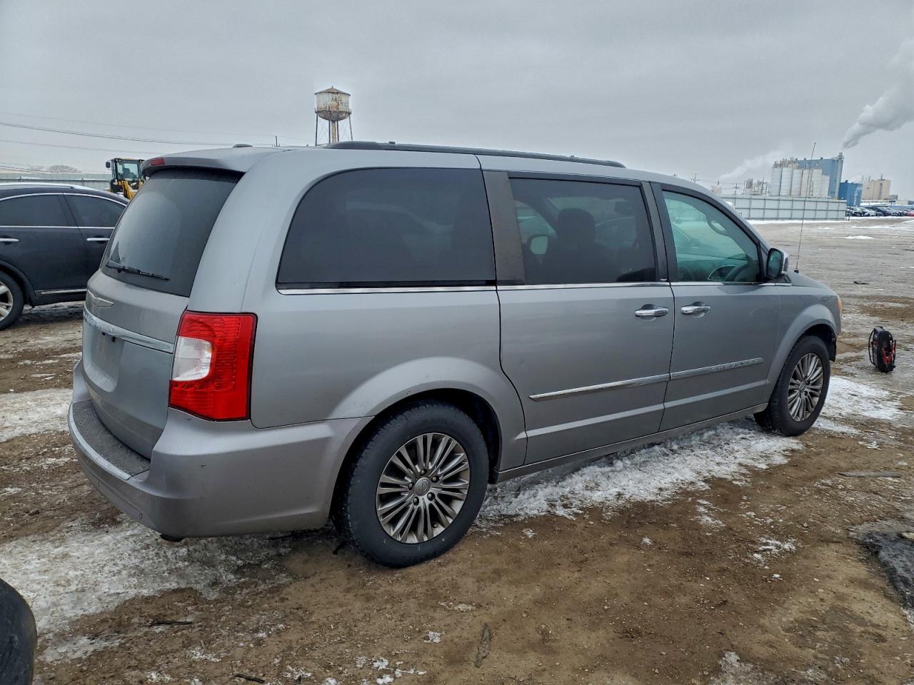 CHRYSLER TOWN & COUNTRY TOURING L