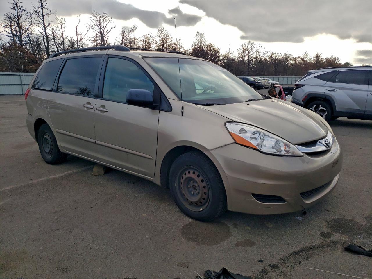Lot #3310322962 2010 TOYOTA SIENNA CE