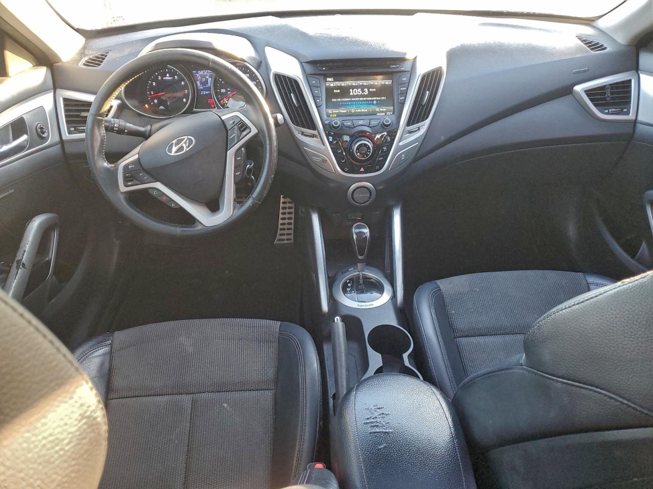 Lot #3308569521 2013 HYUNDAI VELOSTER