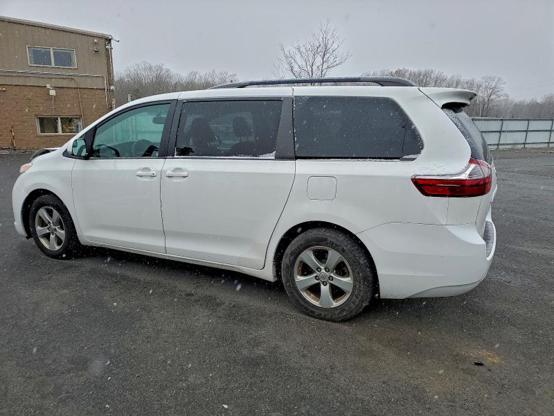2017 TOYOTA SIENNA LE #3305340321