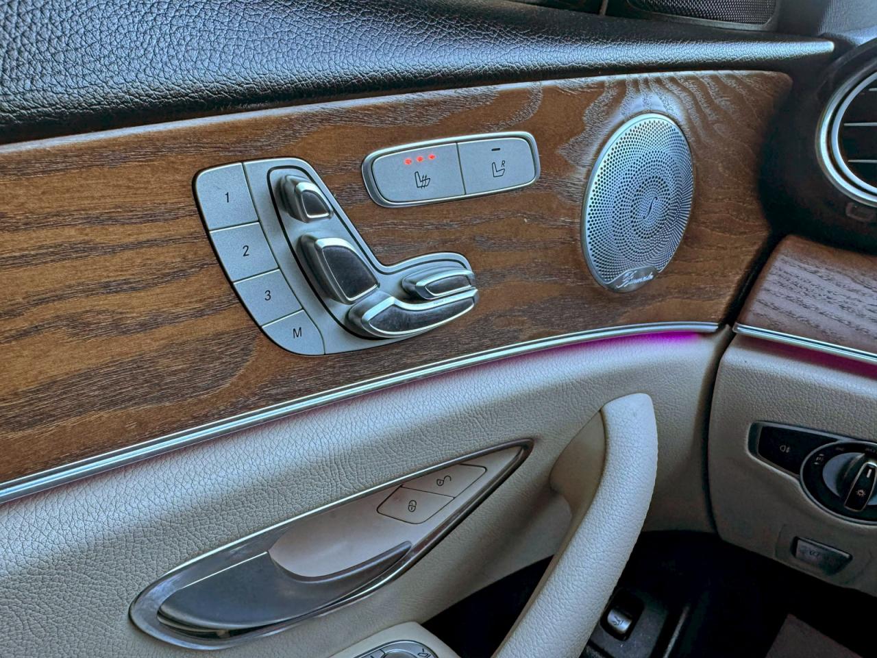 MERCEDES-BENZ E-CLASS 300