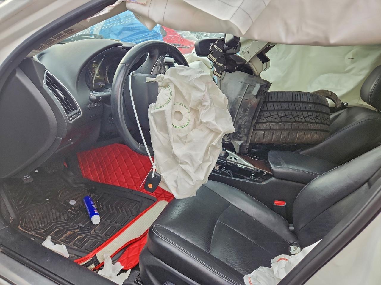 INFINITI Q50 PREMIUM