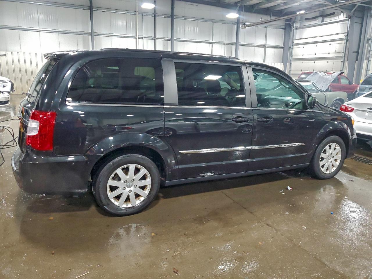 CHRYSLER TOWN & COUNTRY TOURING