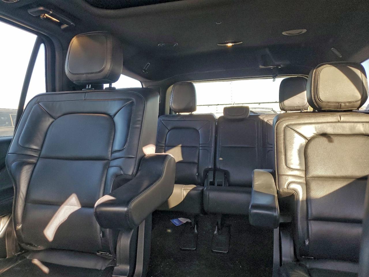 LINCOLN NAVIGATOR RESERVE