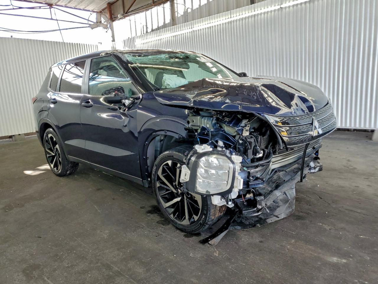 MITSUBISHI OUTLANDER SE