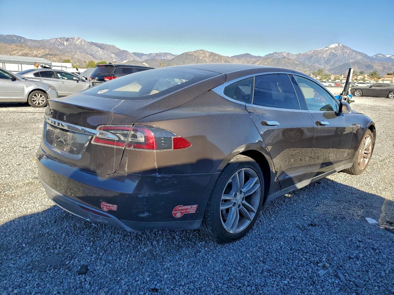 TESLA MODEL S
