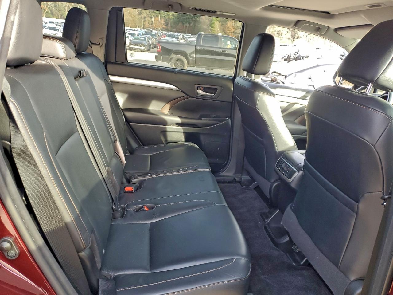 TOYOTA HIGHLANDER XLE