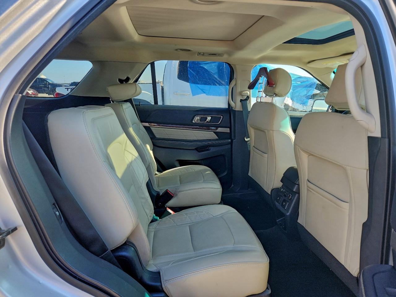 FORD EXPLORER PLATINUM