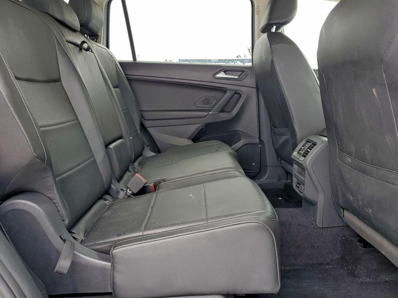 VOLKSWAGEN TIGUAN SE