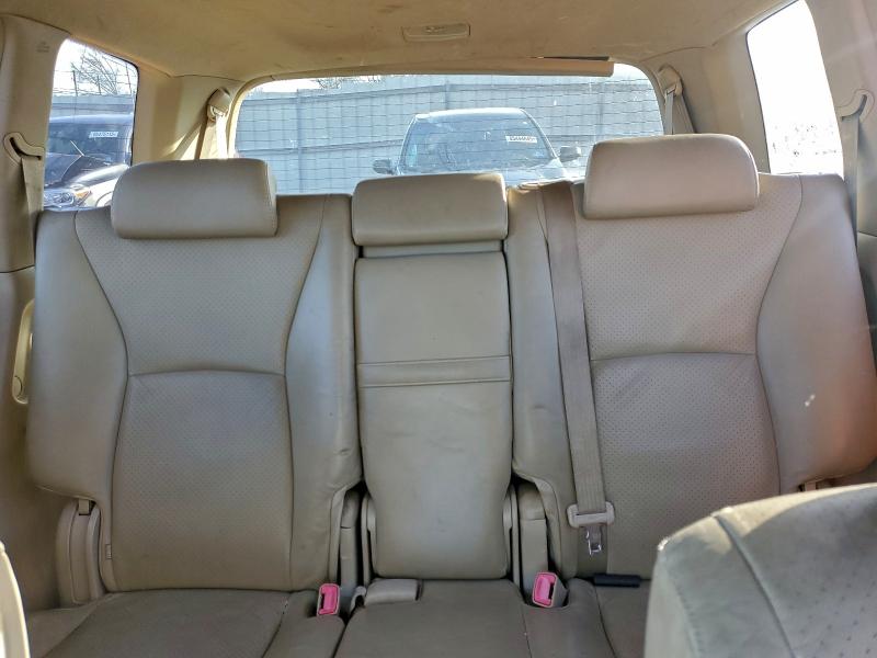 2004 TOYOTA HIGHLANDER #3305355318