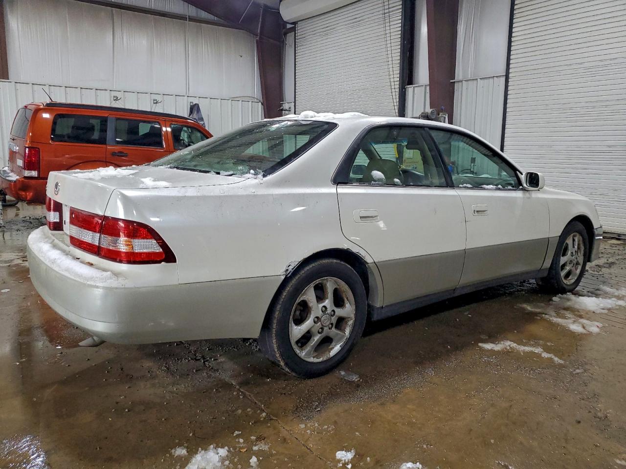 Lot #3309604579 2000 LEXUS ES 300