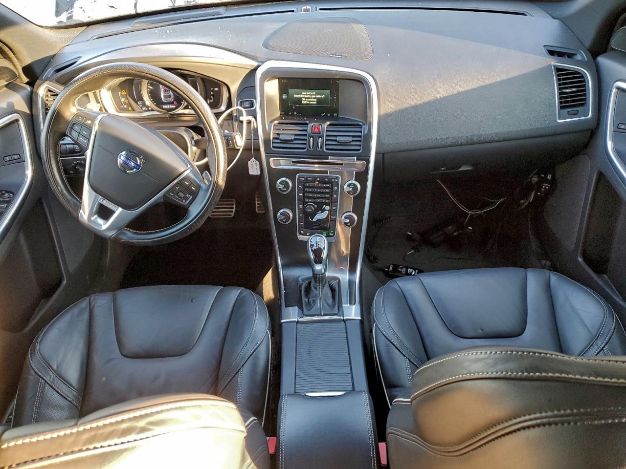 VOLVO XC60 T6 R-DESIGN