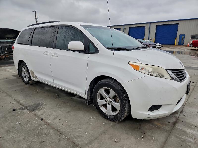 2011 TOYOTA SIENNA LE #3302701999