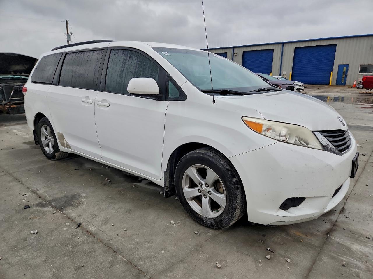 Lot #3302701999 2011 TOYOTA SIENNA LE